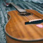 guitar-laying-flat