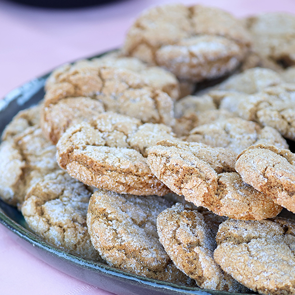 flowers-everywhere-cookies 600px